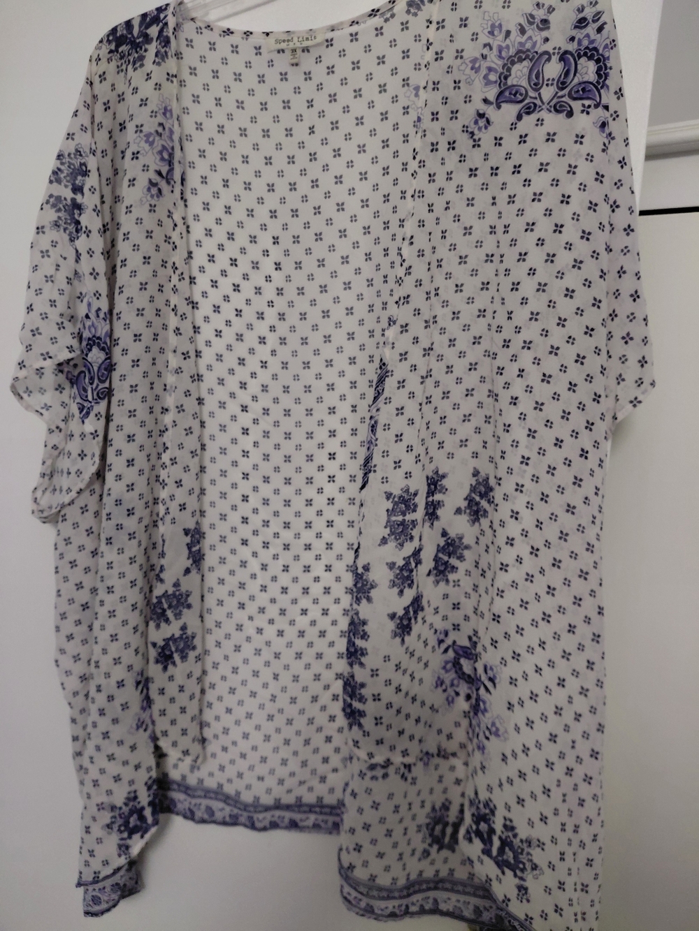 White and Blue Floral Lightweight Kimono